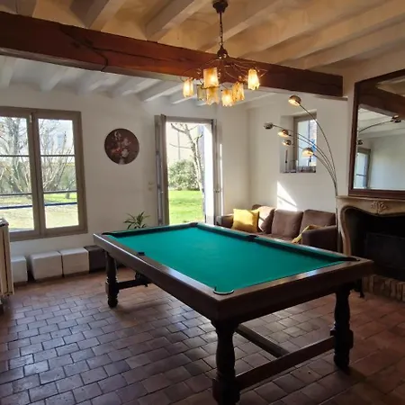 Villa Familiale Proche Disneyland Paris * シェシー